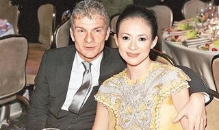 章子怡和男友沙滩照